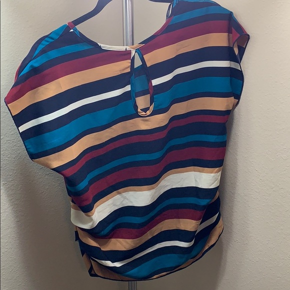 Women’s top - Picture 2 of 3